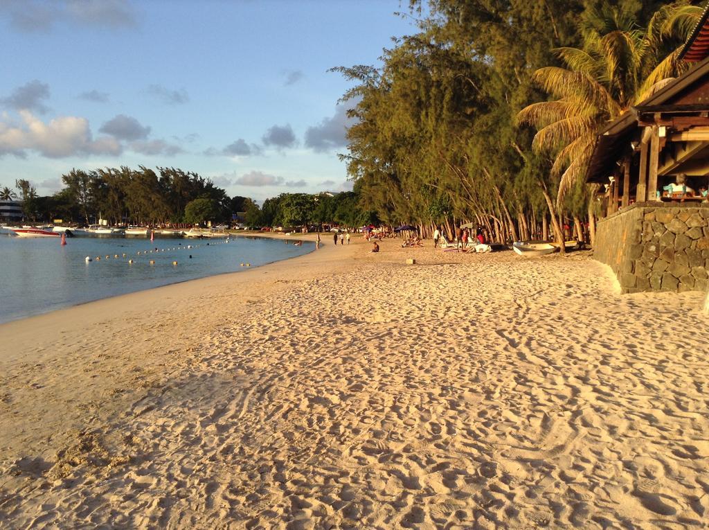 Ebrahim Flats - Grand Baie Beach Exterior photo